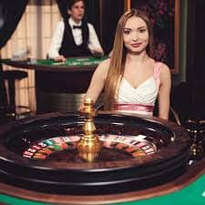 Filipino players enjoying mobile sports betting on casino apk